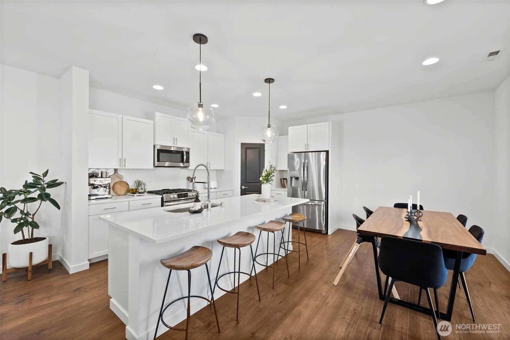 5168 Sinclair Way , Bremerton, WA 98312