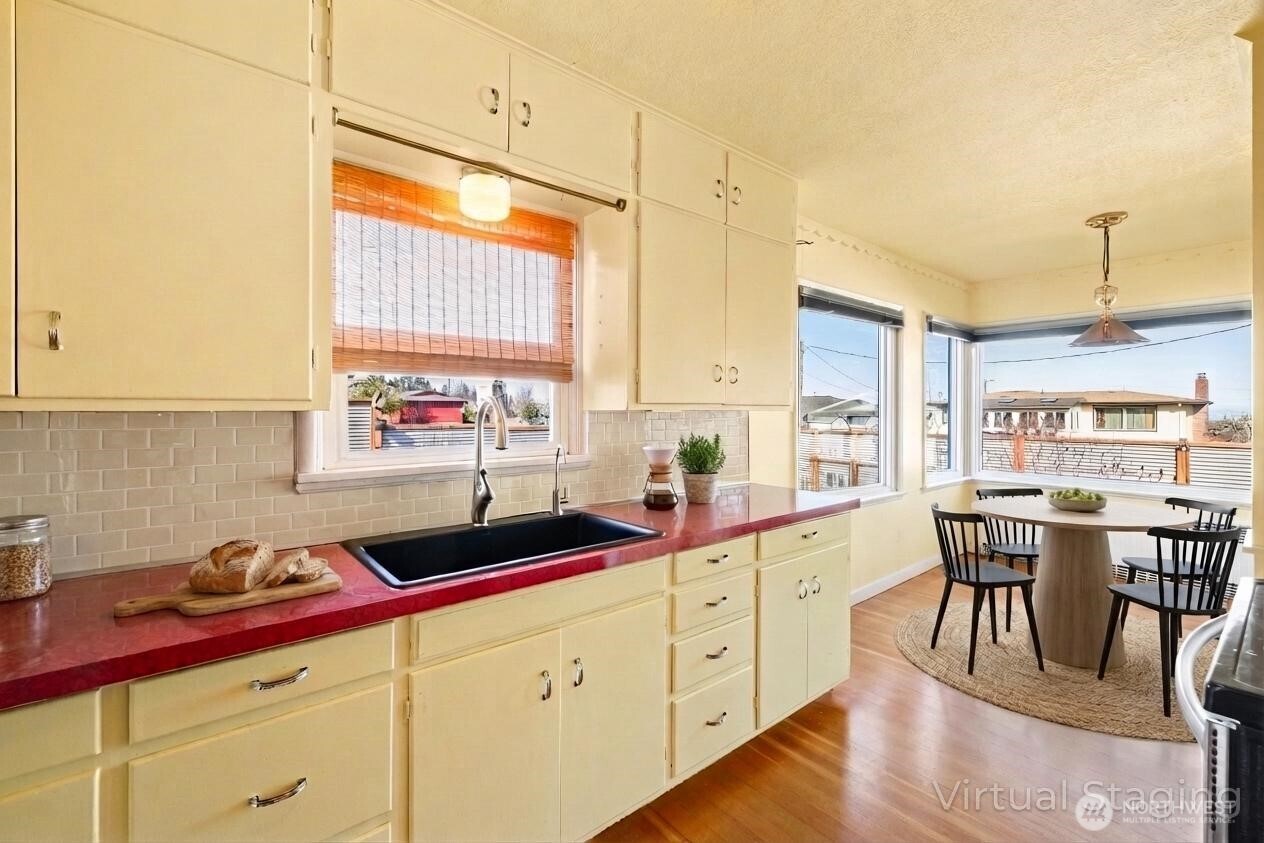 520 S Golf Course Road , Port Angeles, WA 98362