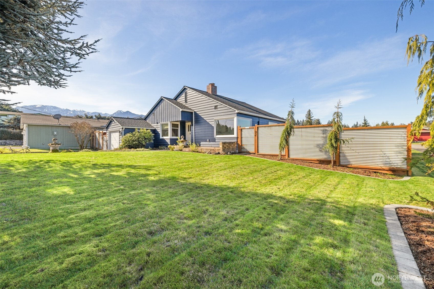 520 S Golf Course Road , Port Angeles, WA 98362