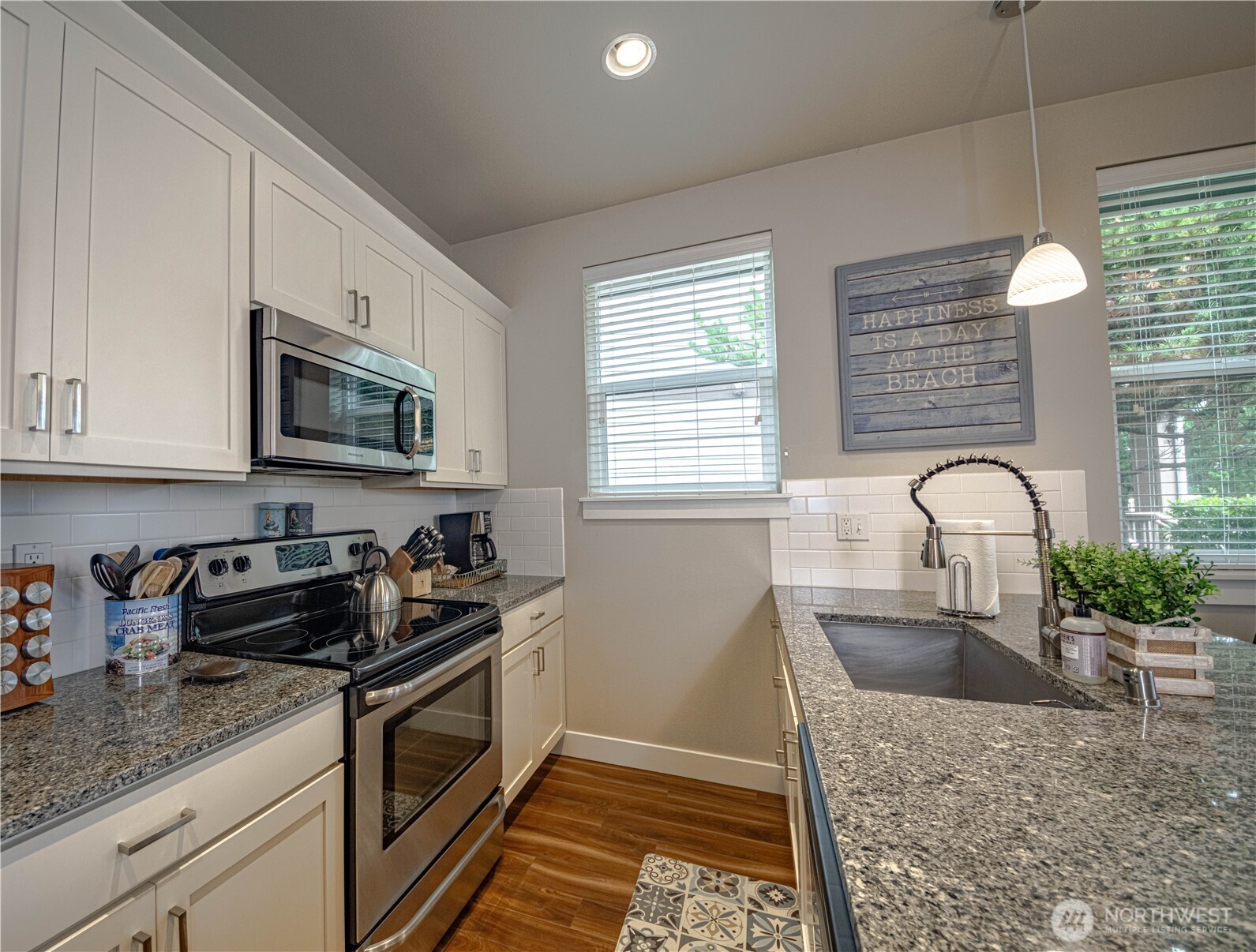 424 Vine Maple Lane SW, Ocean Shores, WA 98569