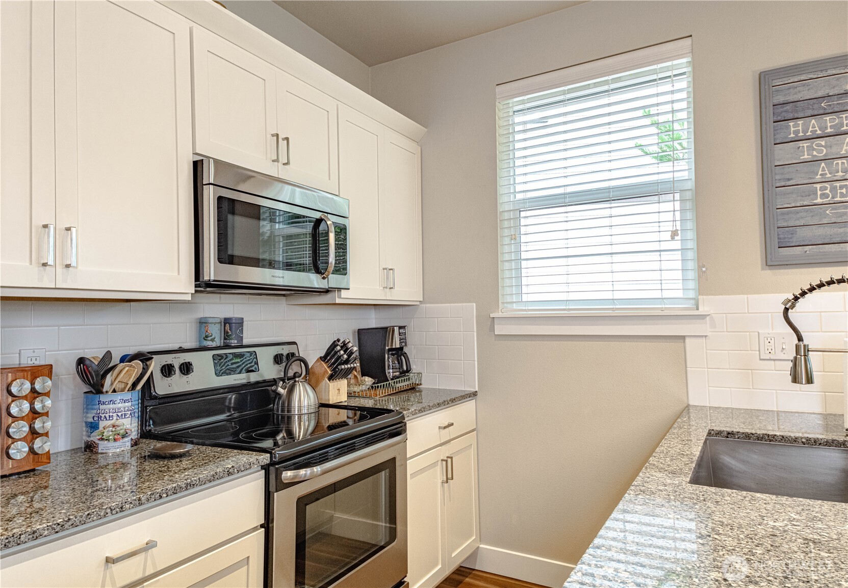 424 Vine Maple Lane SW, Ocean Shores, WA 98569