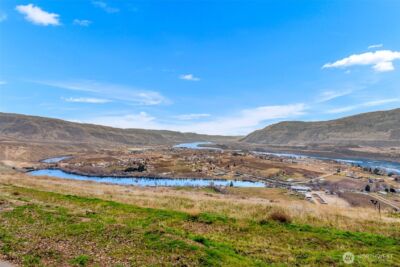 1220 S Webb Place , East Wenatchee, WA 98802
