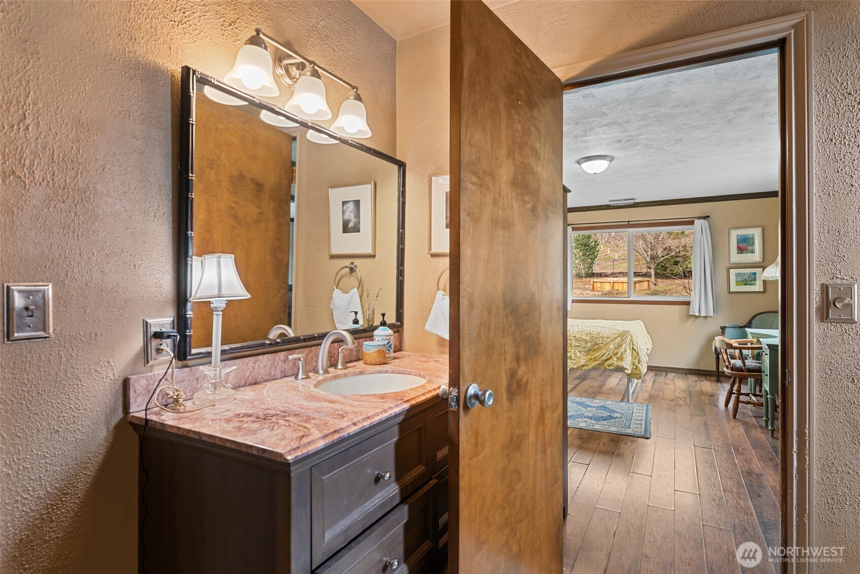 1220 S Webb Place , East Wenatchee, WA 98802