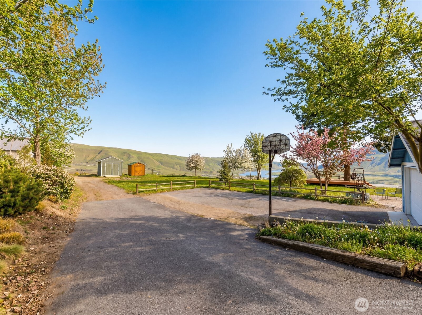 1220 S Webb Place , East Wenatchee, WA 98802