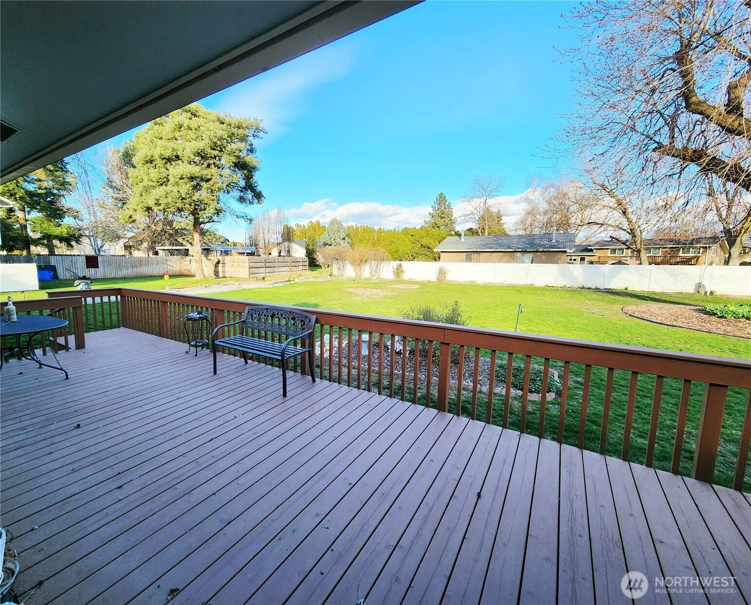 114 NE Cedar Avenue , College Place, WA 99324