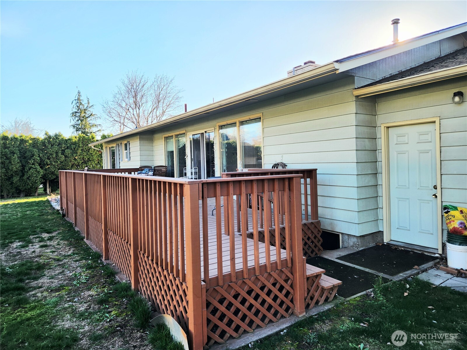 114 NE Cedar Avenue , College Place, WA 99324
