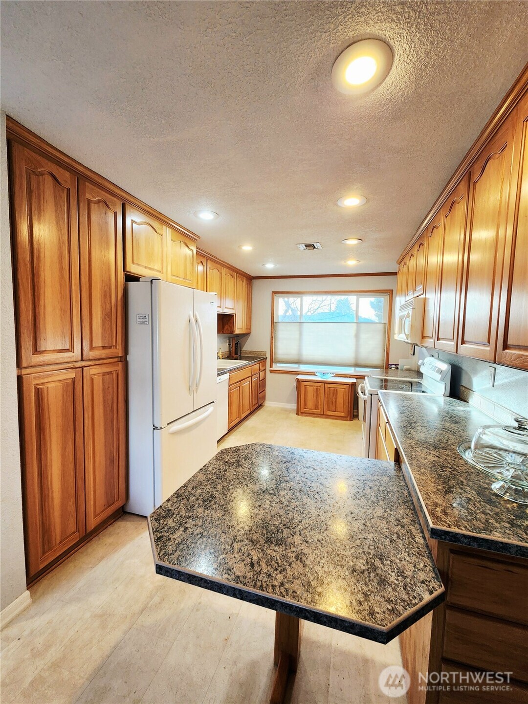 114 NE Cedar Avenue , College Place, WA 99324