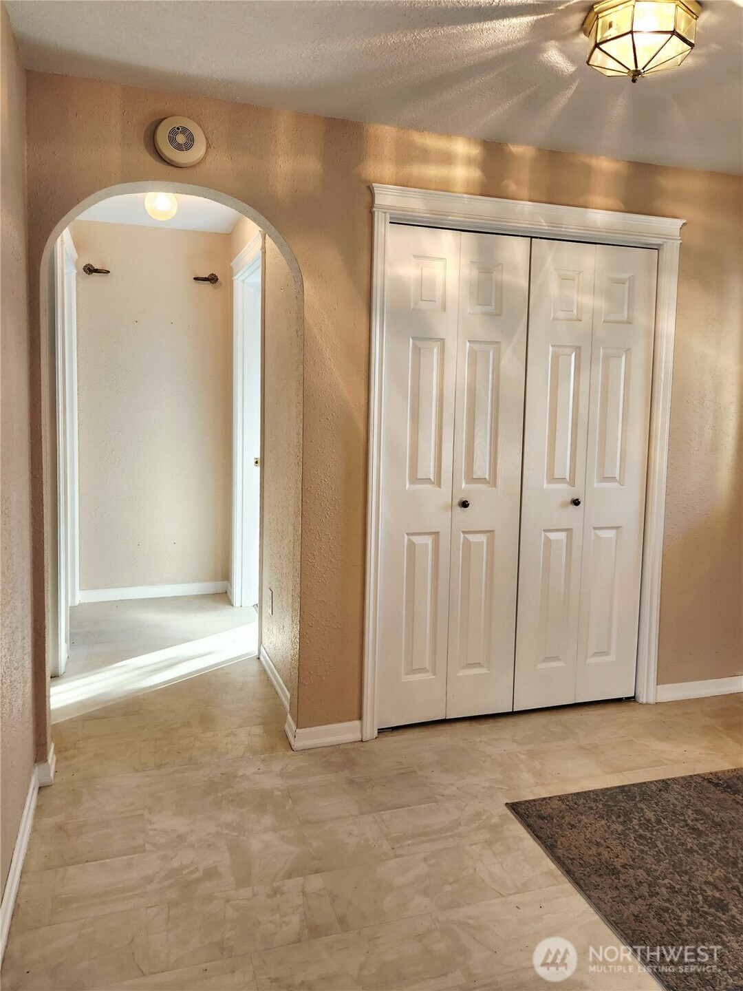 114 NE Cedar Avenue , College Place, WA 99324