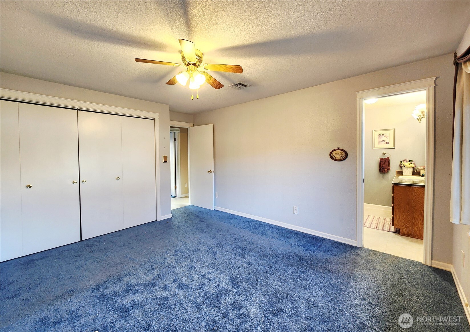 114 NE Cedar Avenue , College Place, WA 99324