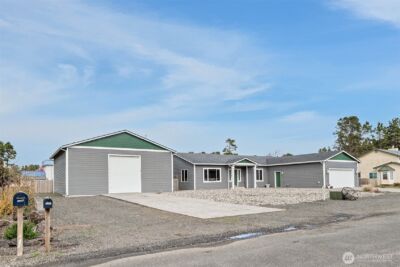 1215 195th Street , Long Beach, WA 98631