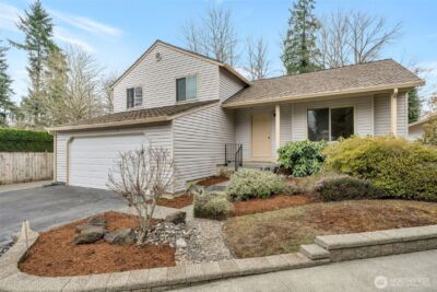 953 Field Avenue NE, Renton, WA 98059-4656