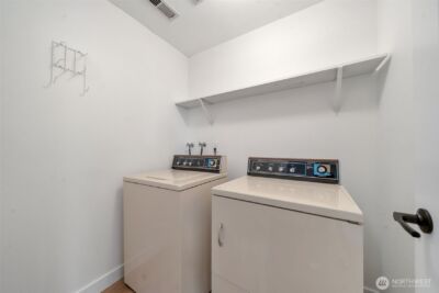 953 Field Avenue NE, Renton, WA 98059-4656 - Photo 13