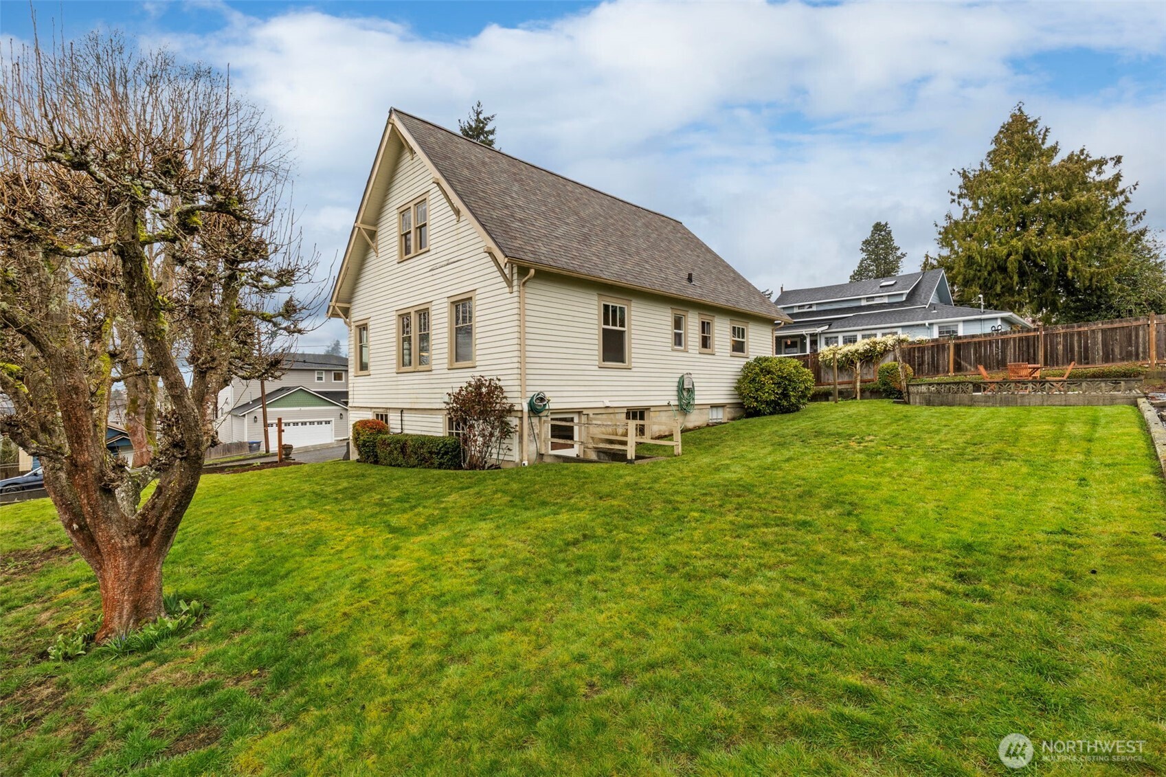 1142 Scott Avenue , Bremerton, WA 98310