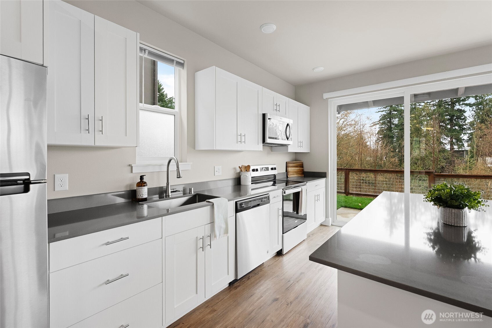 1884 Front Street #A, Lynden, WA 98264