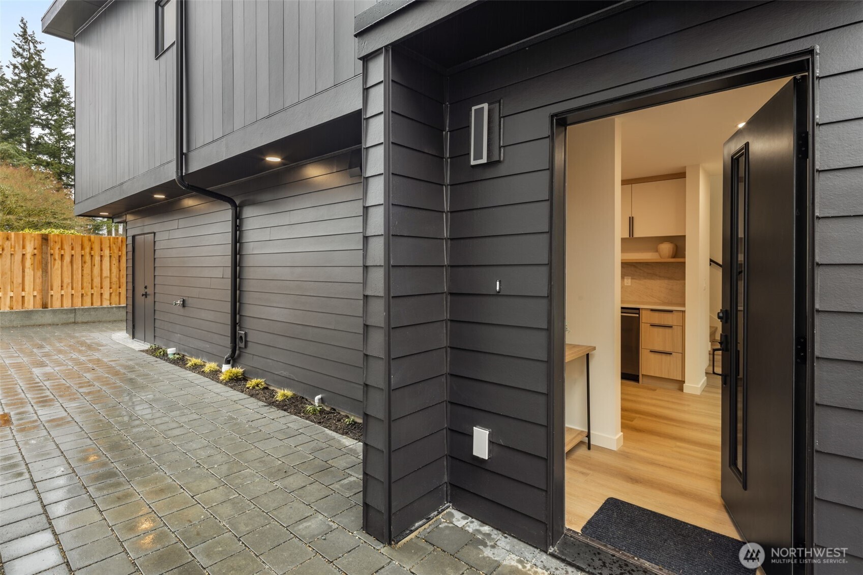 14035 Densmore Avenue N, Seattle, WA 98133