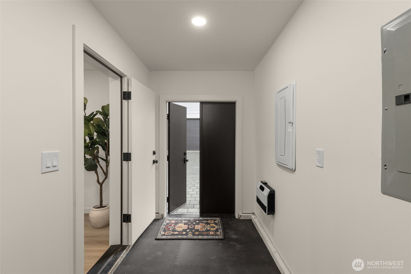 14035 Densmore Avenue N, Seattle, WA 98133