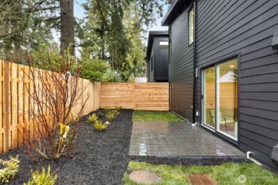 14035 Densmore Avenue N, Seattle, WA 98133 - Photo 27