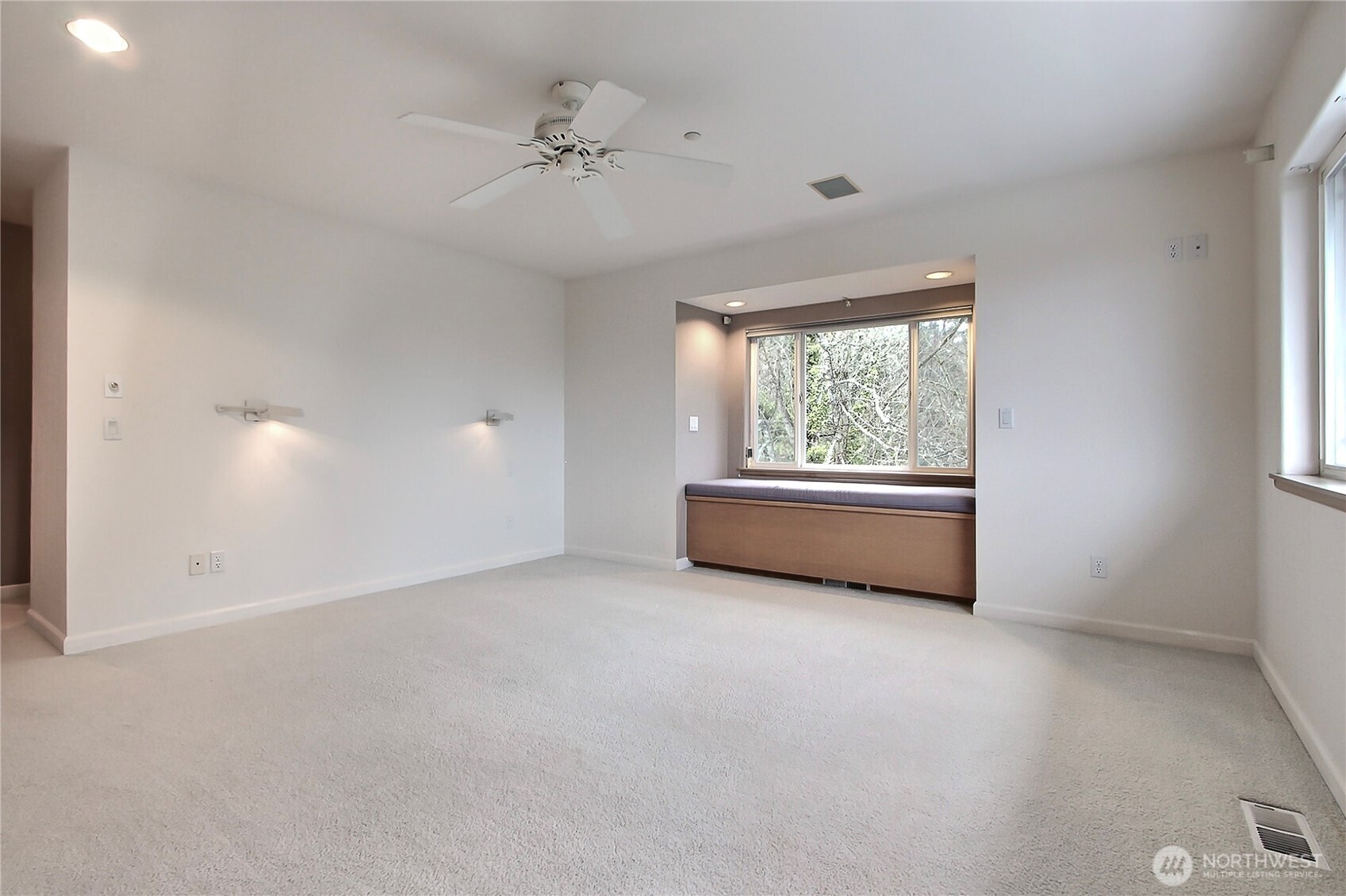 19749 53rd Avenue NE, Lake Forest Park, WA 98155