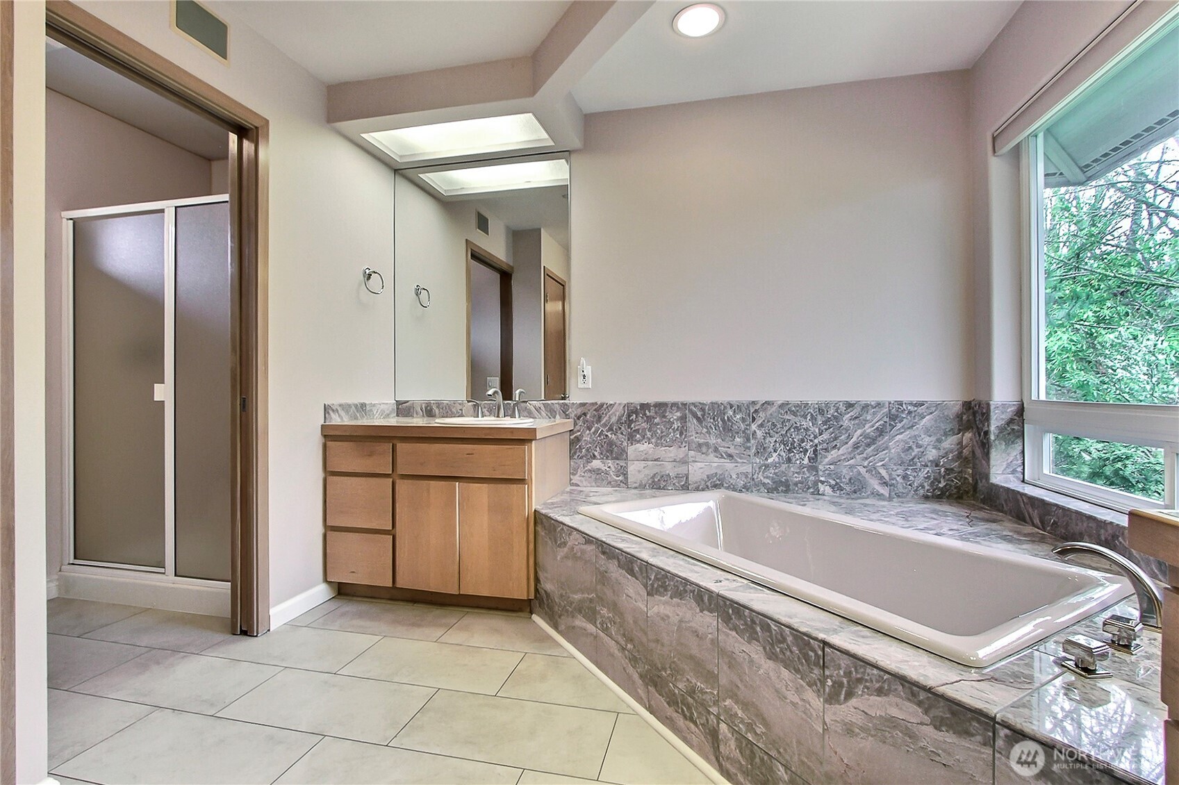 19749 53rd Avenue NE, Lake Forest Park, WA 98155