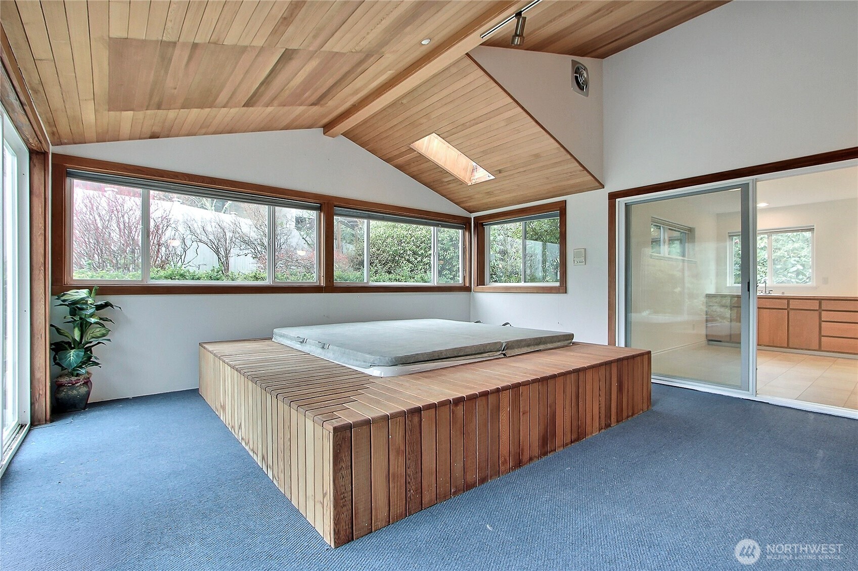 19749 53rd Avenue NE, Lake Forest Park, WA 98155