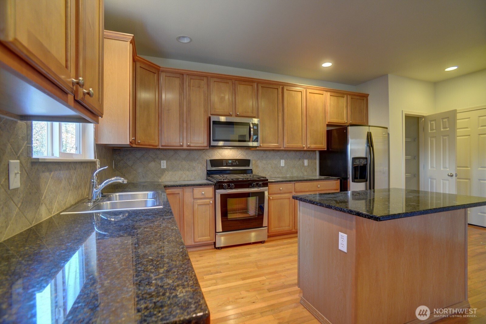 20315 122nd Place NE, Bothell, WA 98011-7662