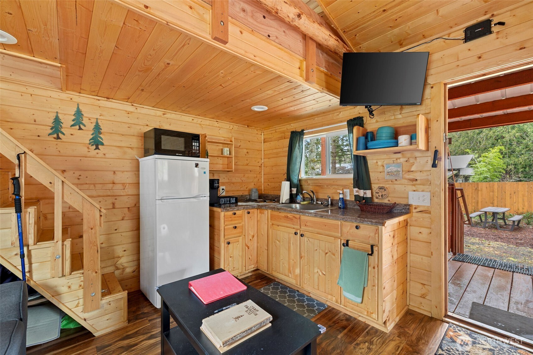 155 Nisqually Way , Ashford, WA 98304