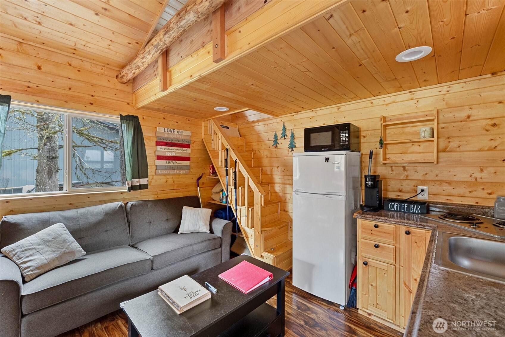 155 Nisqually Way , Ashford, WA 98304