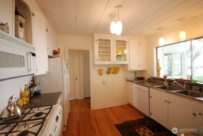 4610 Lake WA Boulevard NE, Kirkland, WA 98033 - Photo 4