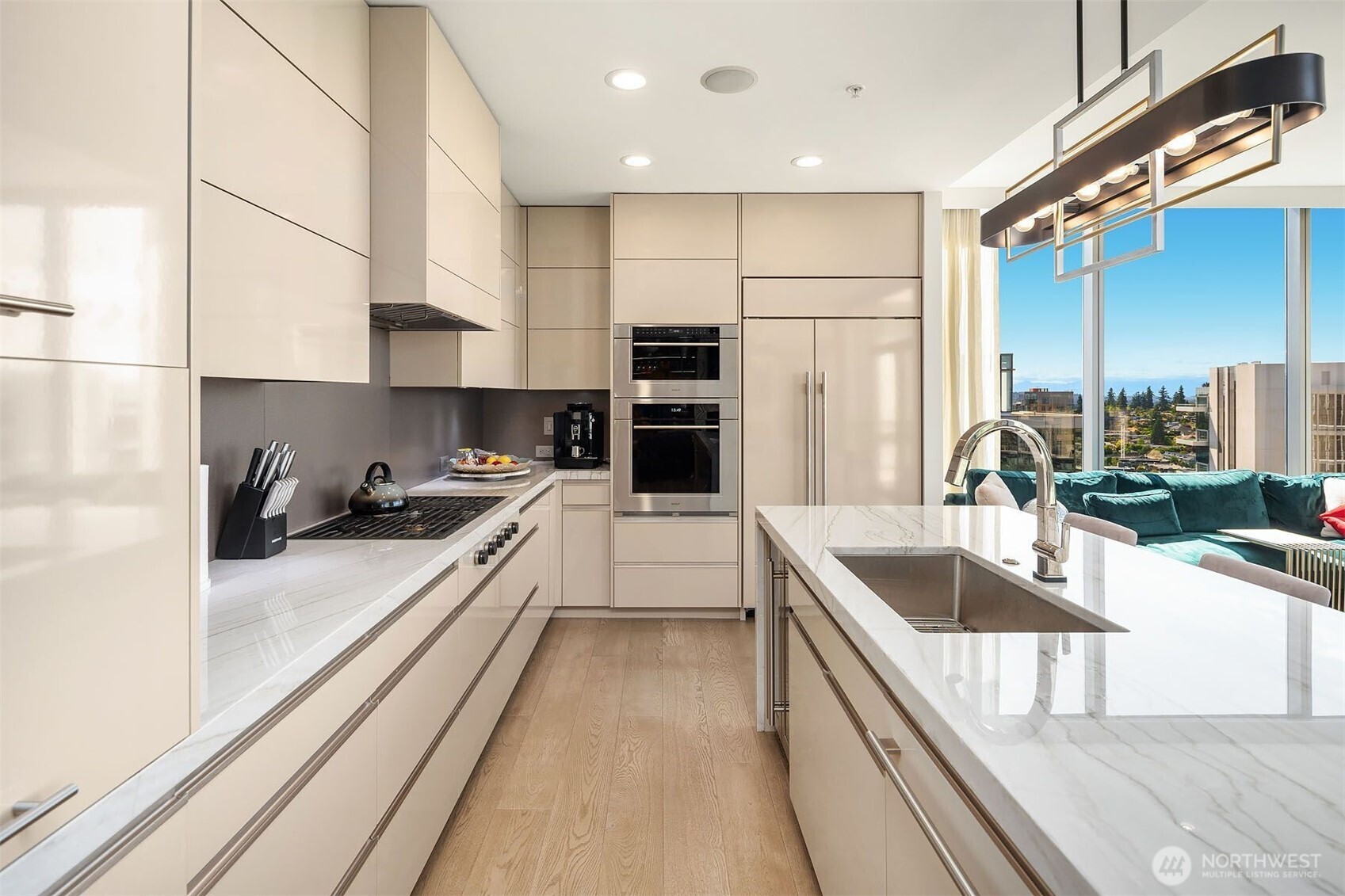 10650 NE 9th Place #2524, Bellevue, WA 98004