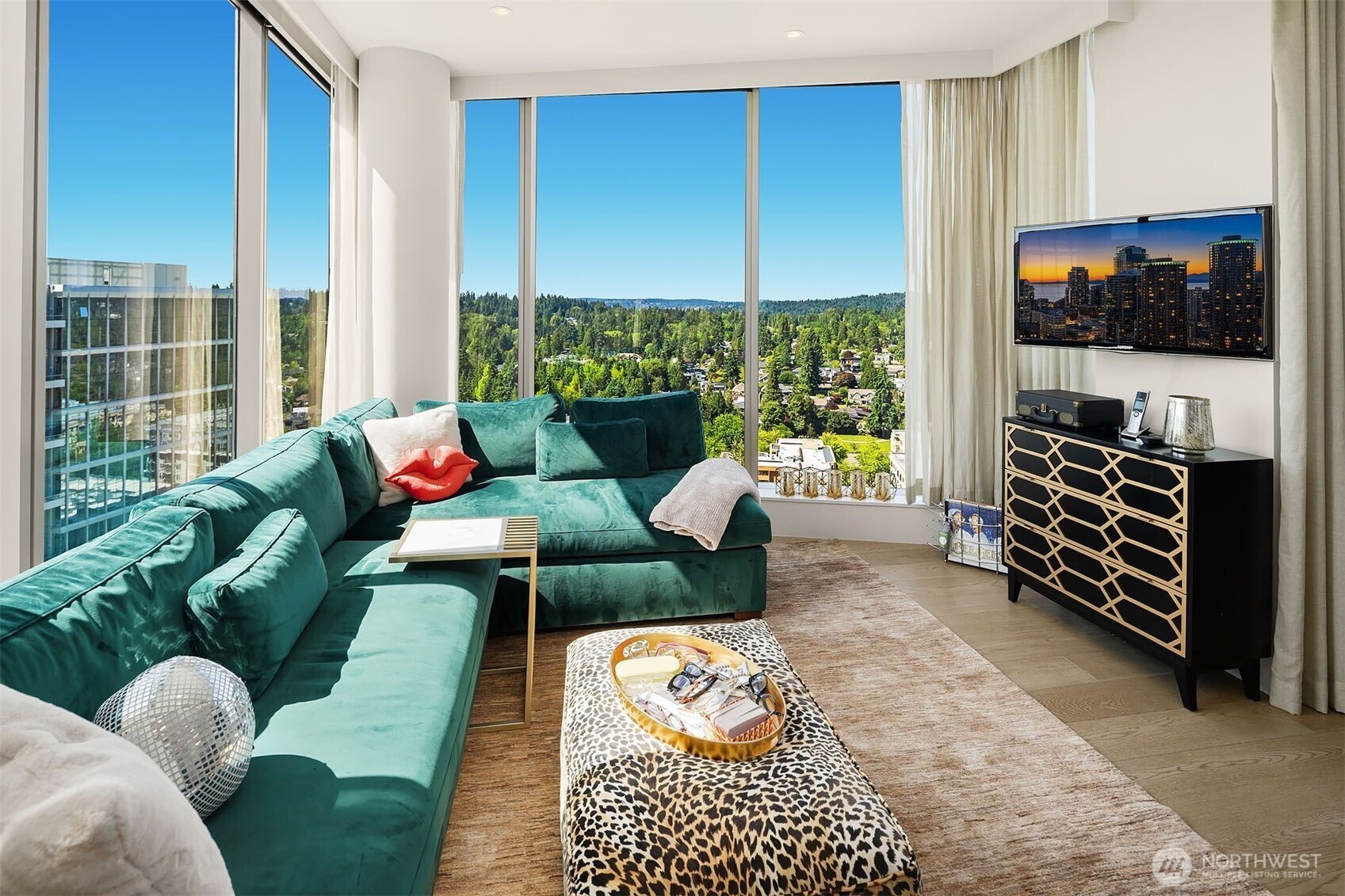 10650 NE 9th Place #2524, Bellevue, WA 98004