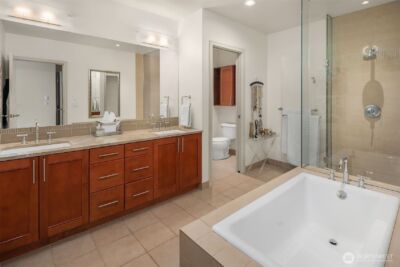 10650 NE 9th Place #2524, Bellevue, WA 98004 - Photo 25