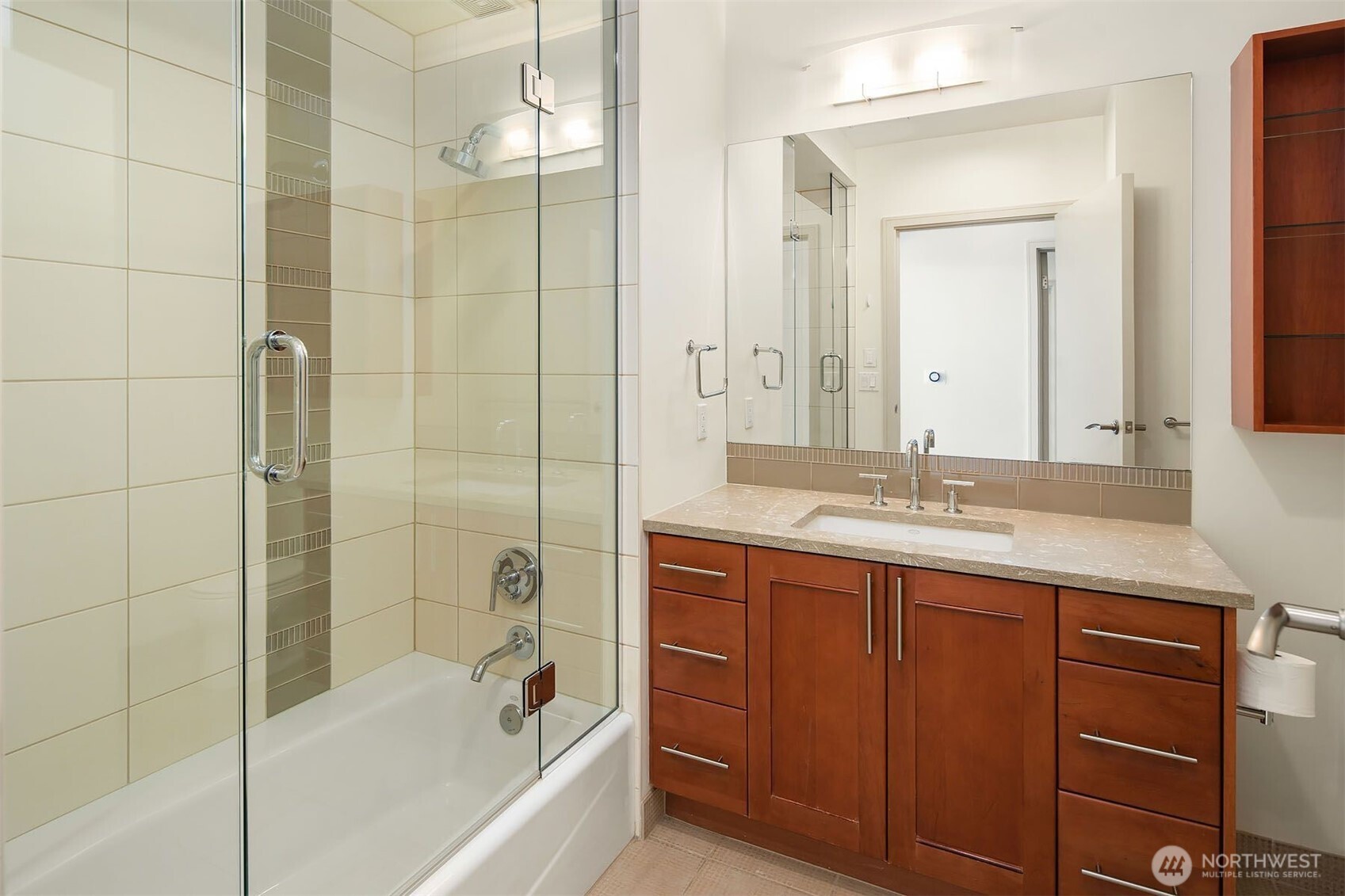 10650 NE 9th Place #2524, Bellevue, WA 98004