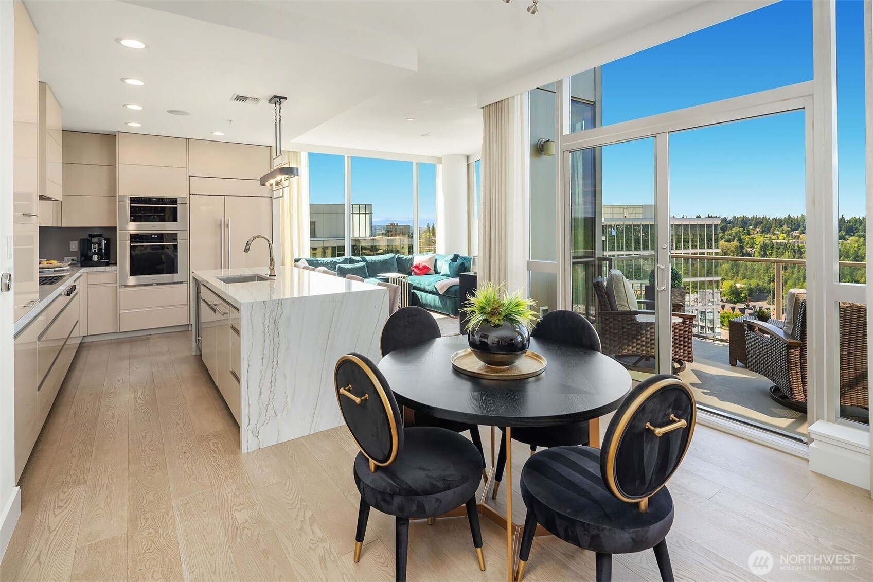 10650 NE 9th Place #2524, Bellevue, WA 98004