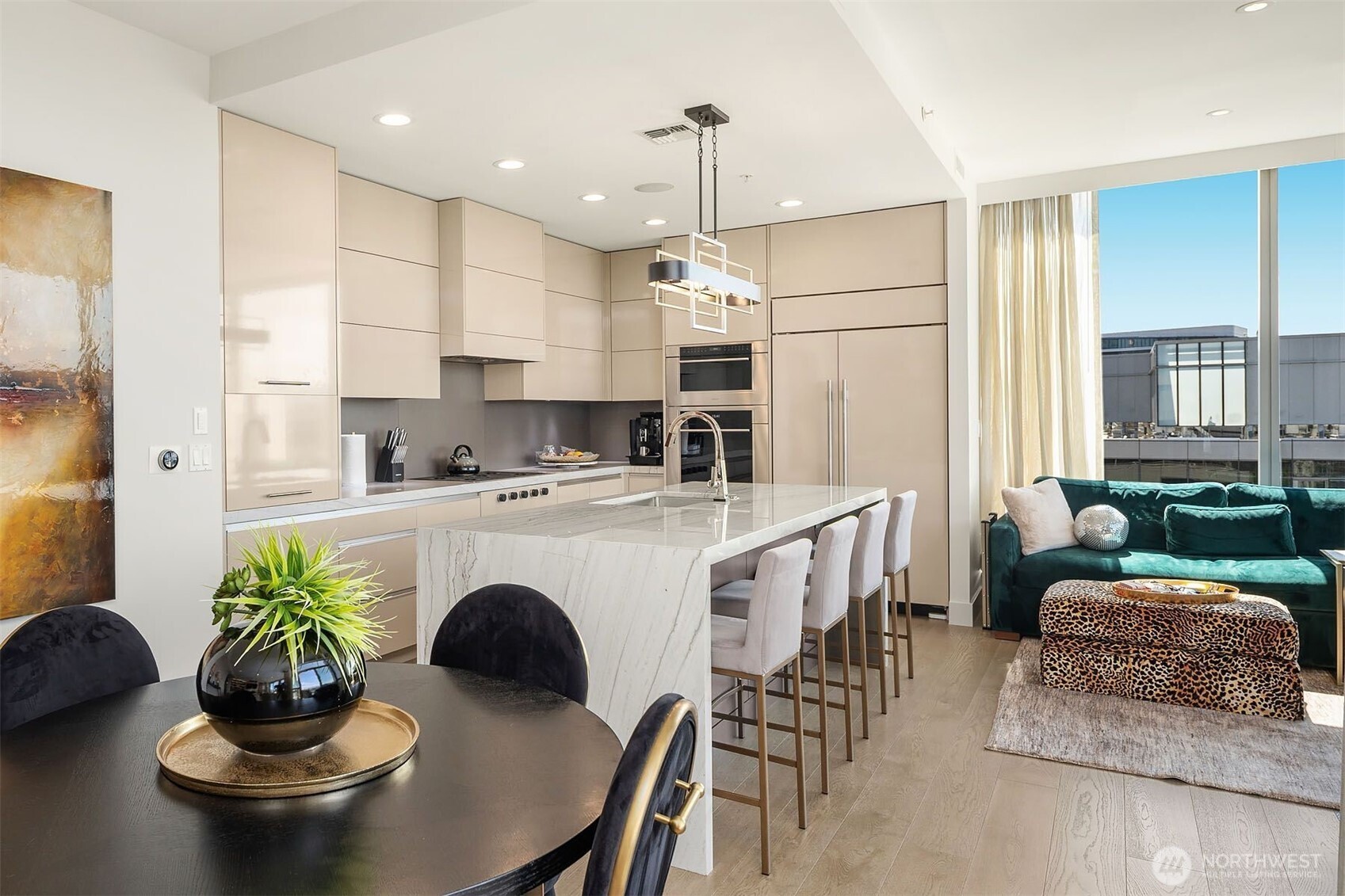 10650 NE 9th Place #2524, Bellevue, WA 98004