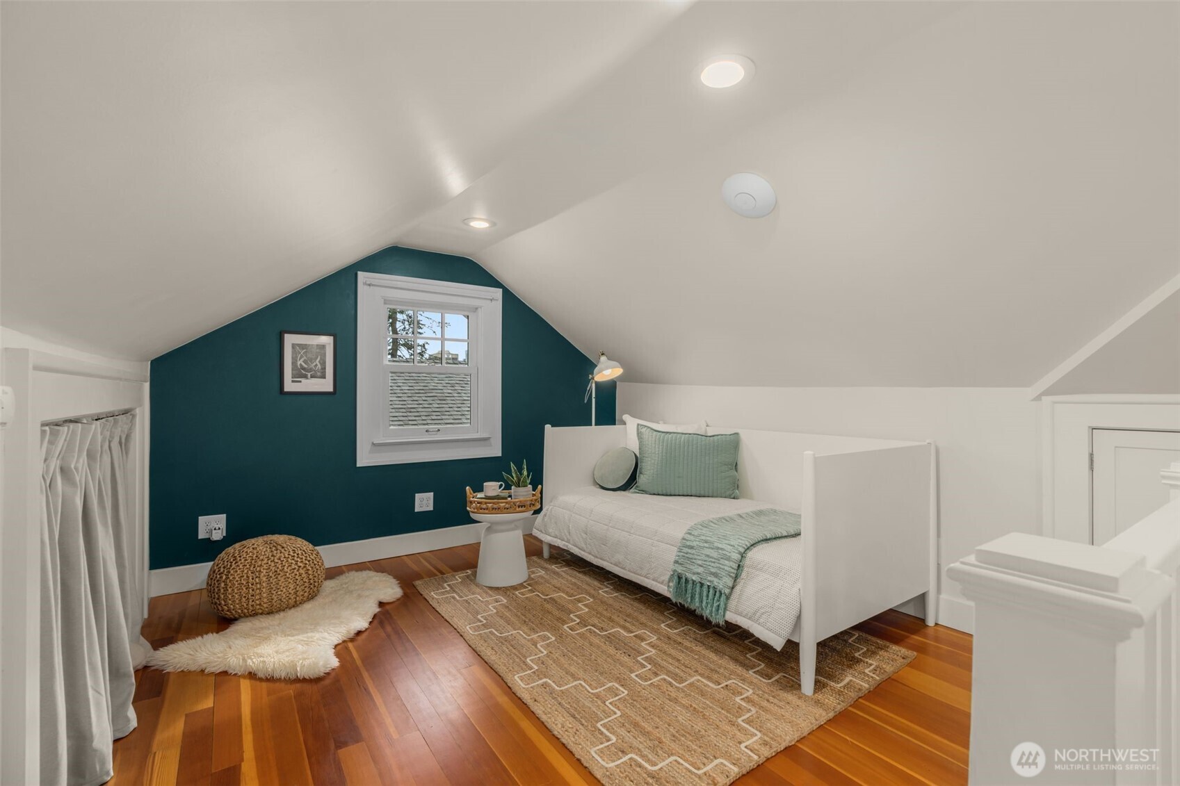 5241 16th Avenue NE, Seattle, WA 98105