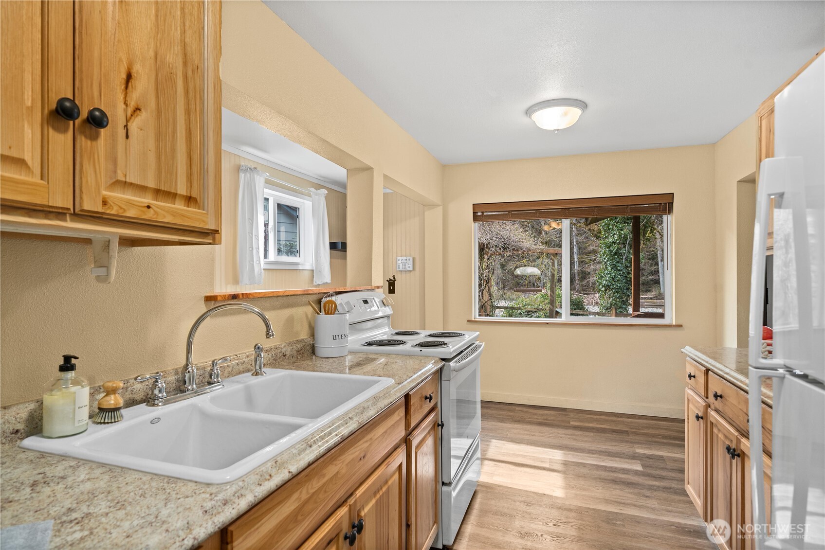 23711 Dorre Don Way SE, Maple Valley, WA 98038