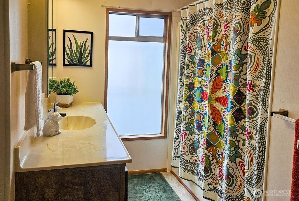 3323 207th Place SE, Bothell, WA 98012