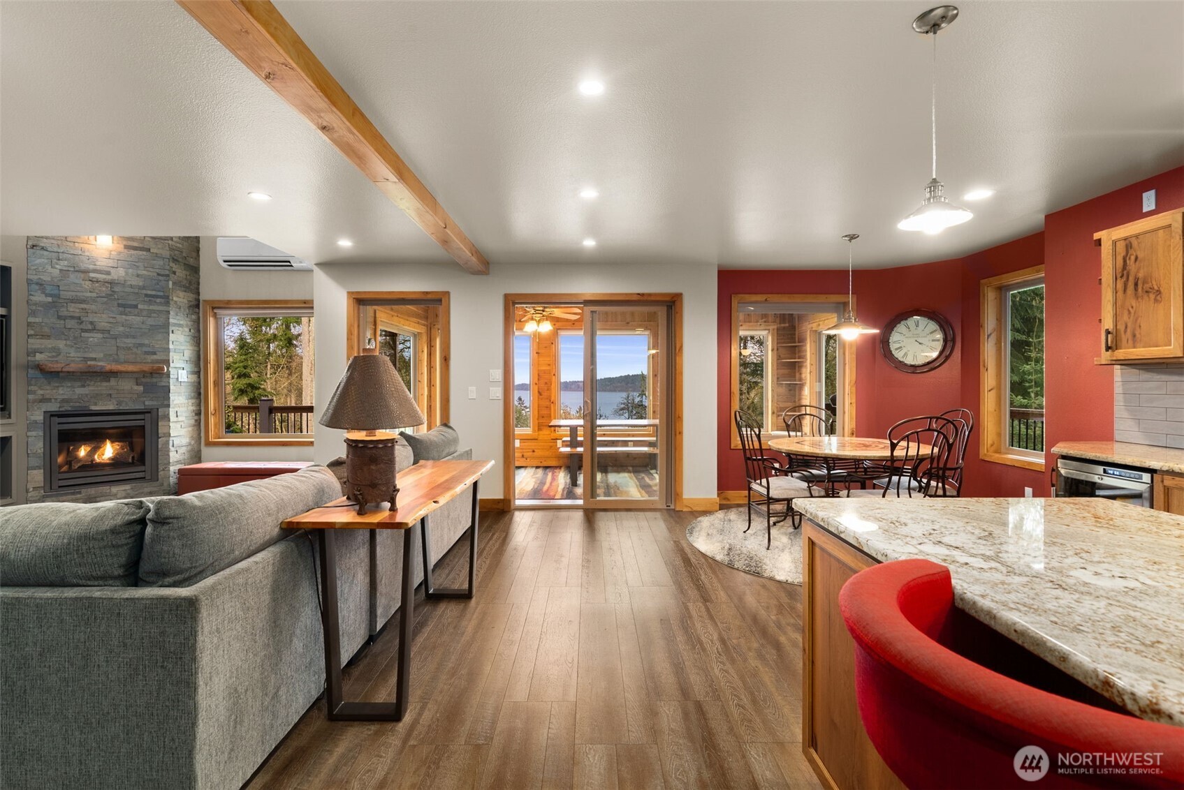 12511 Cole Point Drive , Anderson Island, WA 98303-9691