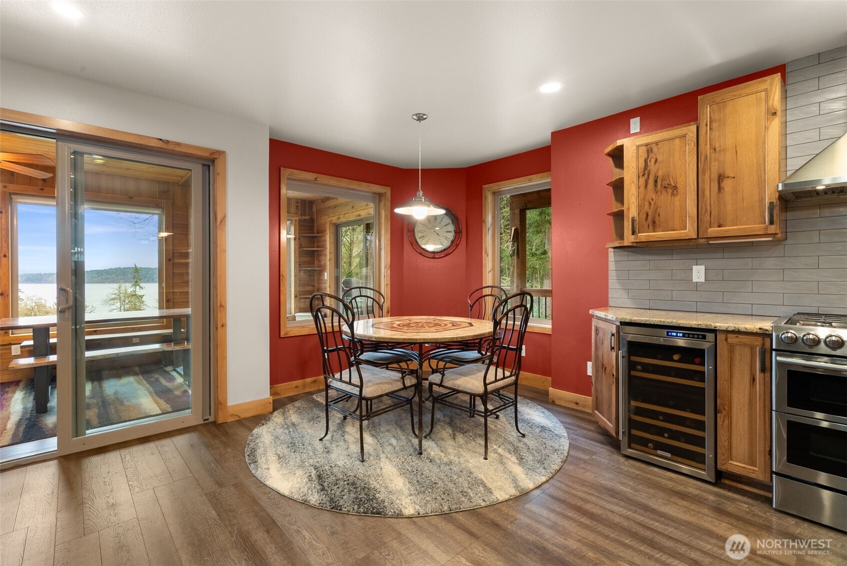 12511 Cole Point Drive , Anderson Island, WA 98303-9691