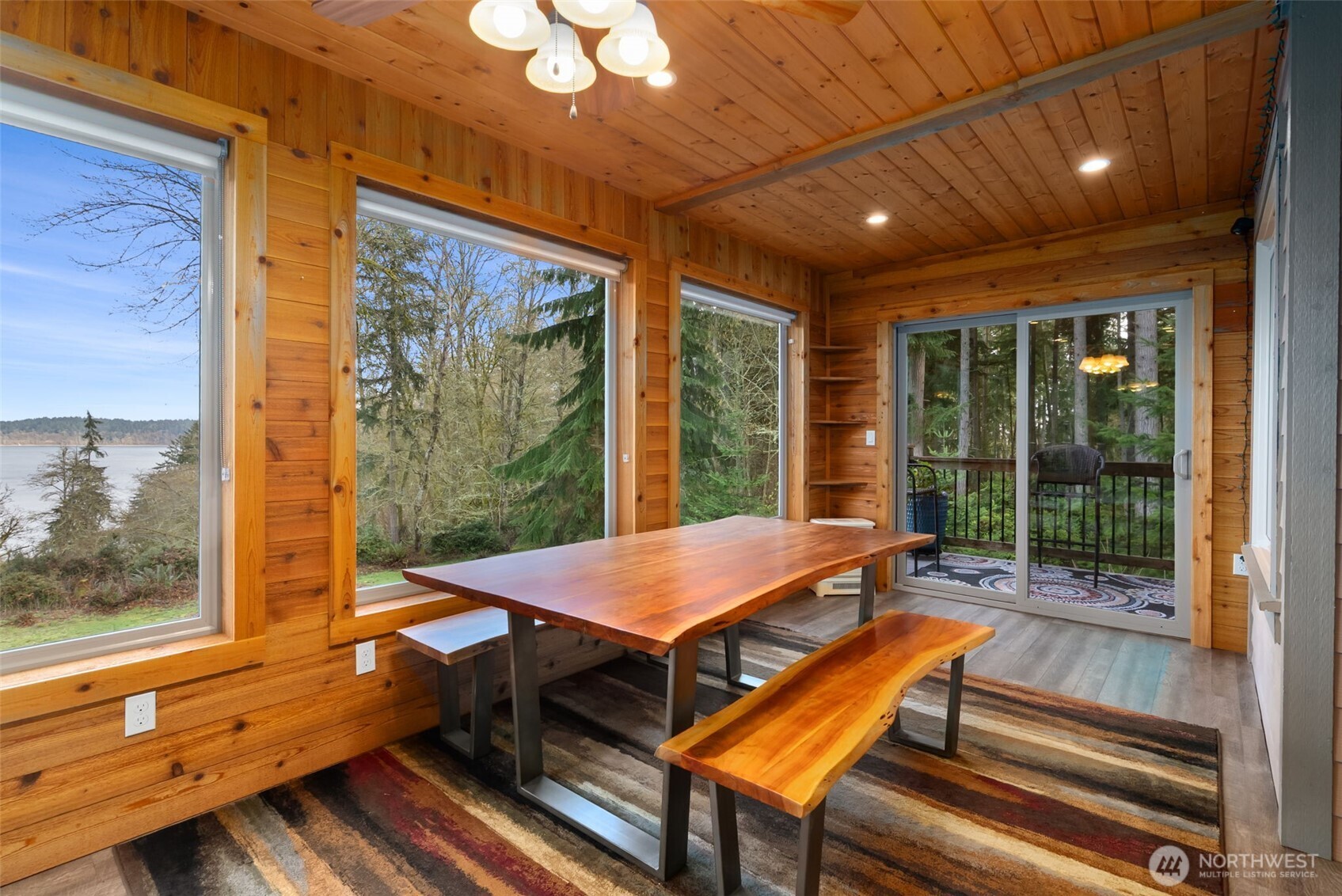 12511 Cole Point Drive , Anderson Island, WA 98303-9691