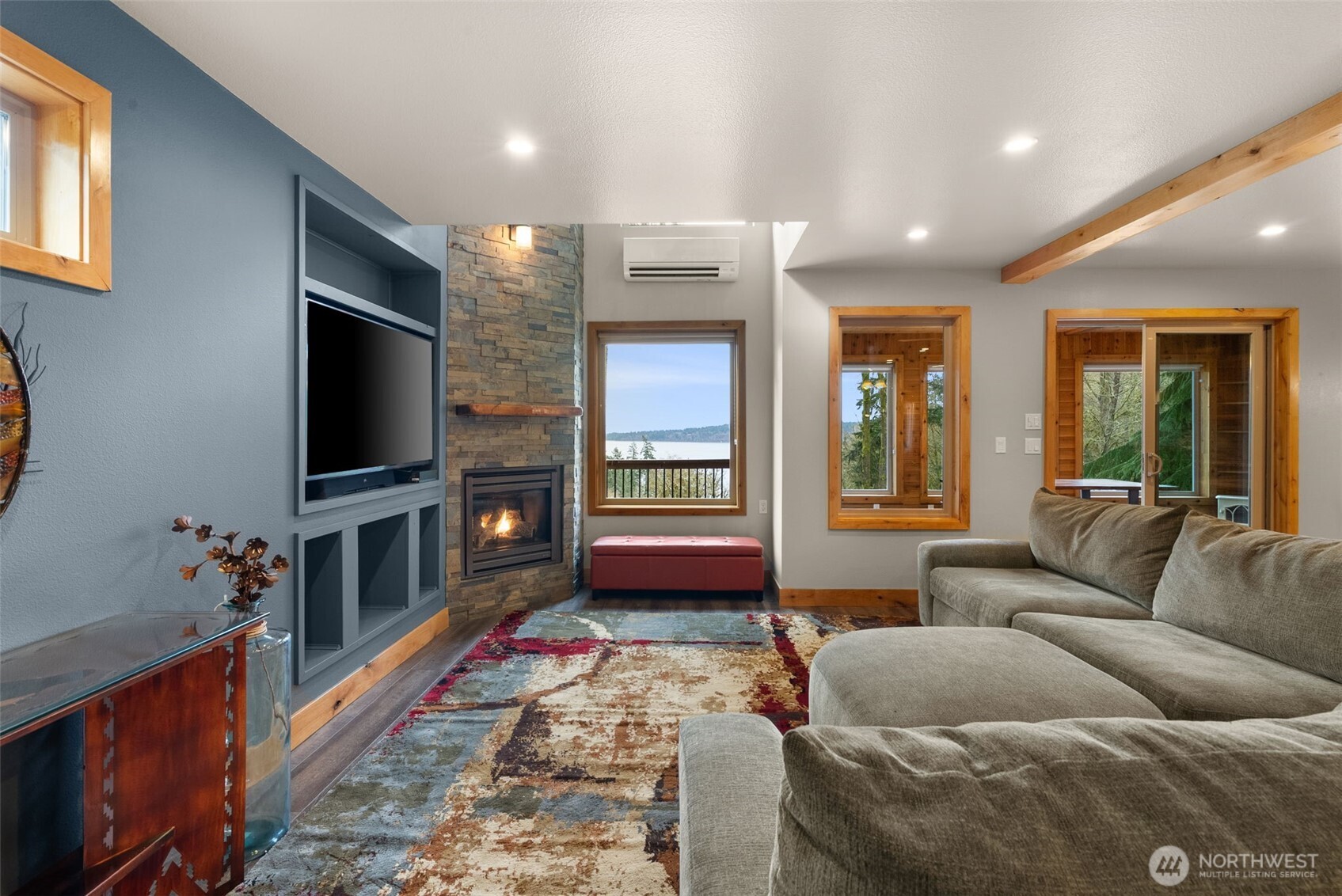 12511 Cole Point Drive , Anderson Island, WA 98303-9691