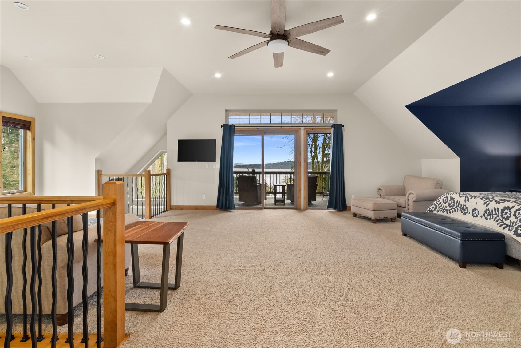 12511 Cole Point Drive , Anderson Island, WA 98303-9691
