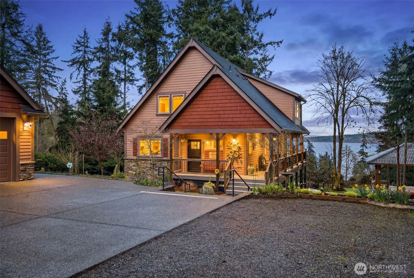 12511 Cole Point Drive , Anderson Island, WA 98303-9691