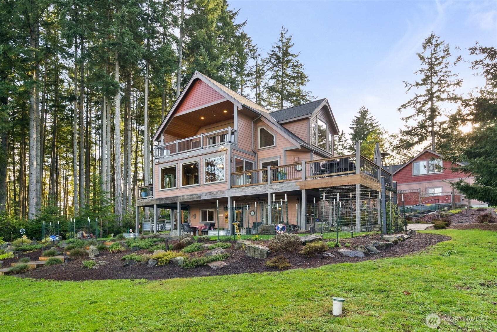 12511 Cole Point Drive , Anderson Island, WA 98303-9691