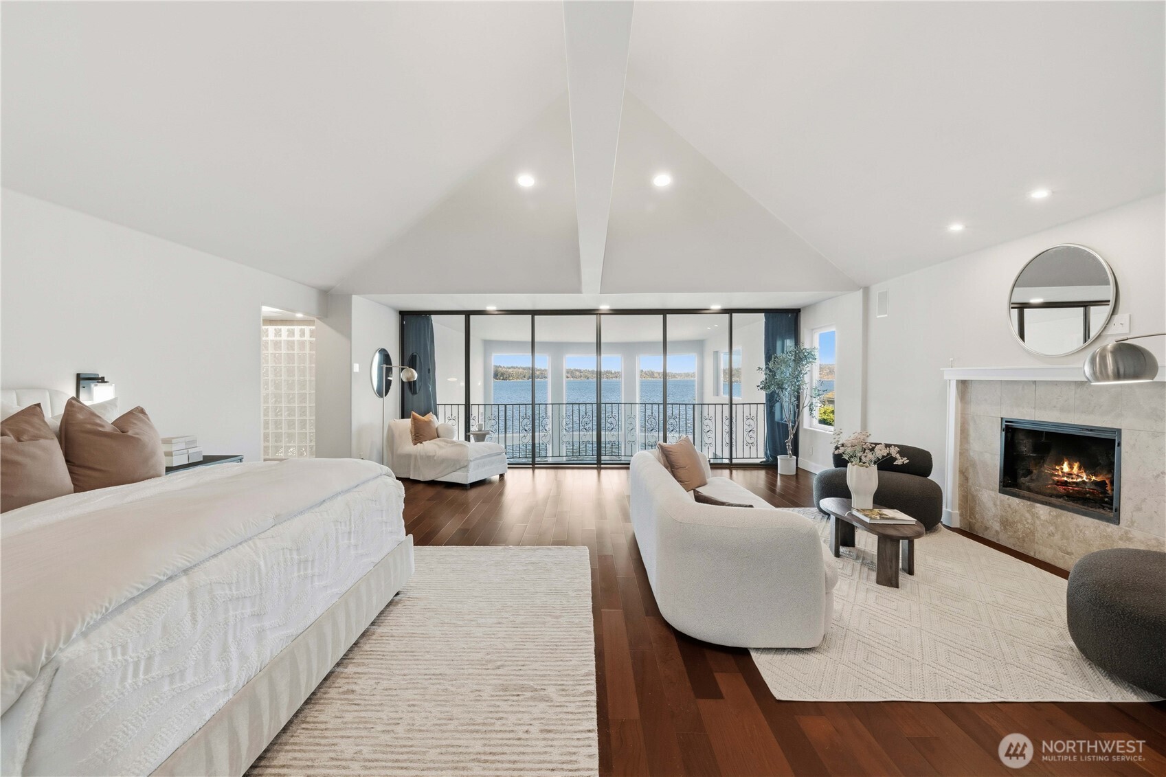 17714 SE 40th Place , Bellevue, WA 98008