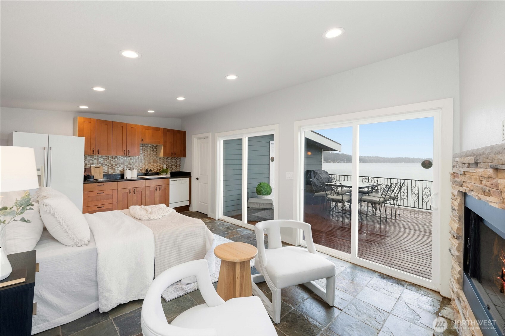 17714 SE 40th Place , Bellevue, WA 98008