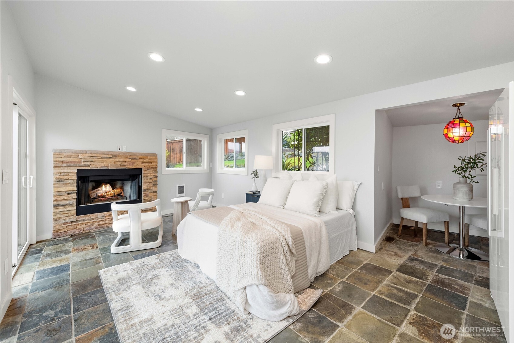 17714 SE 40th Place , Bellevue, WA 98008