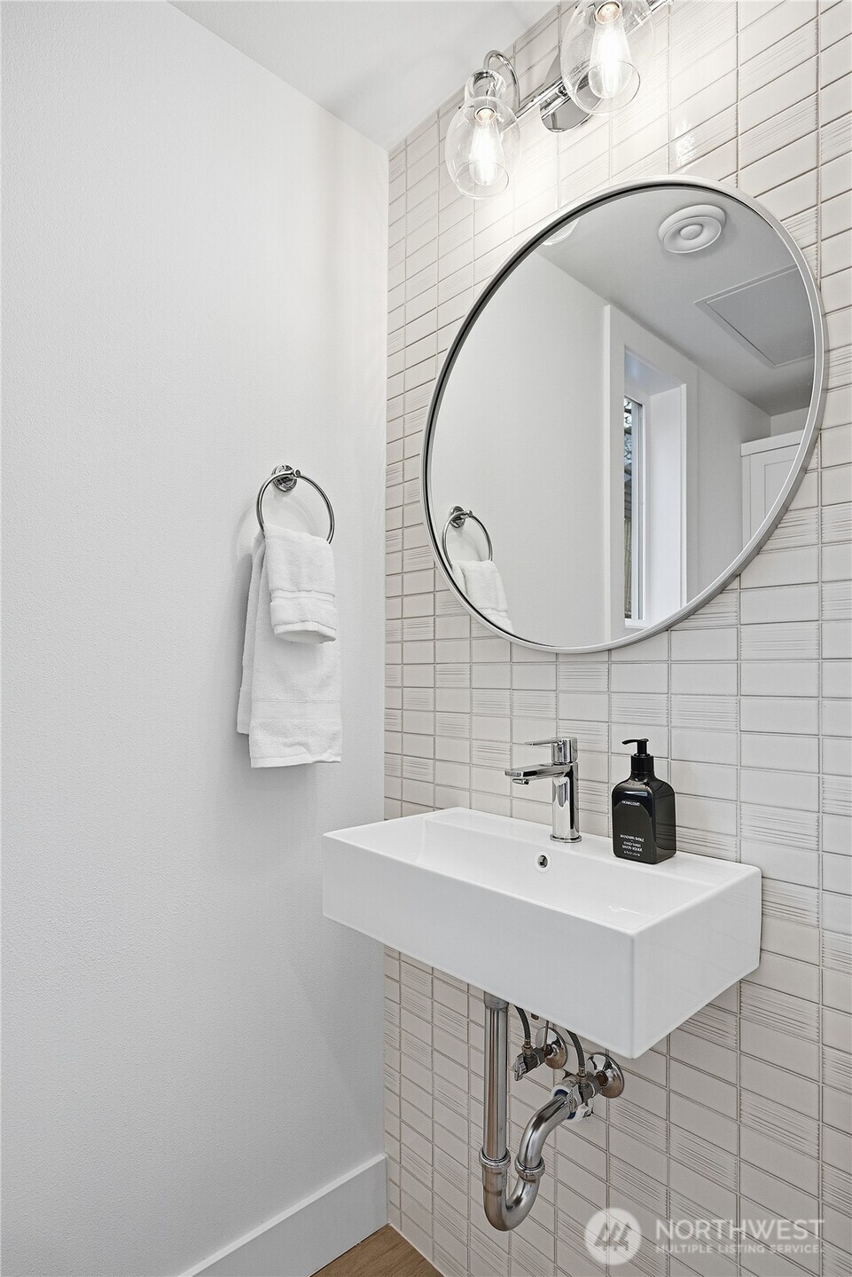 3112 W Raye Street , Seattle, WA 98199