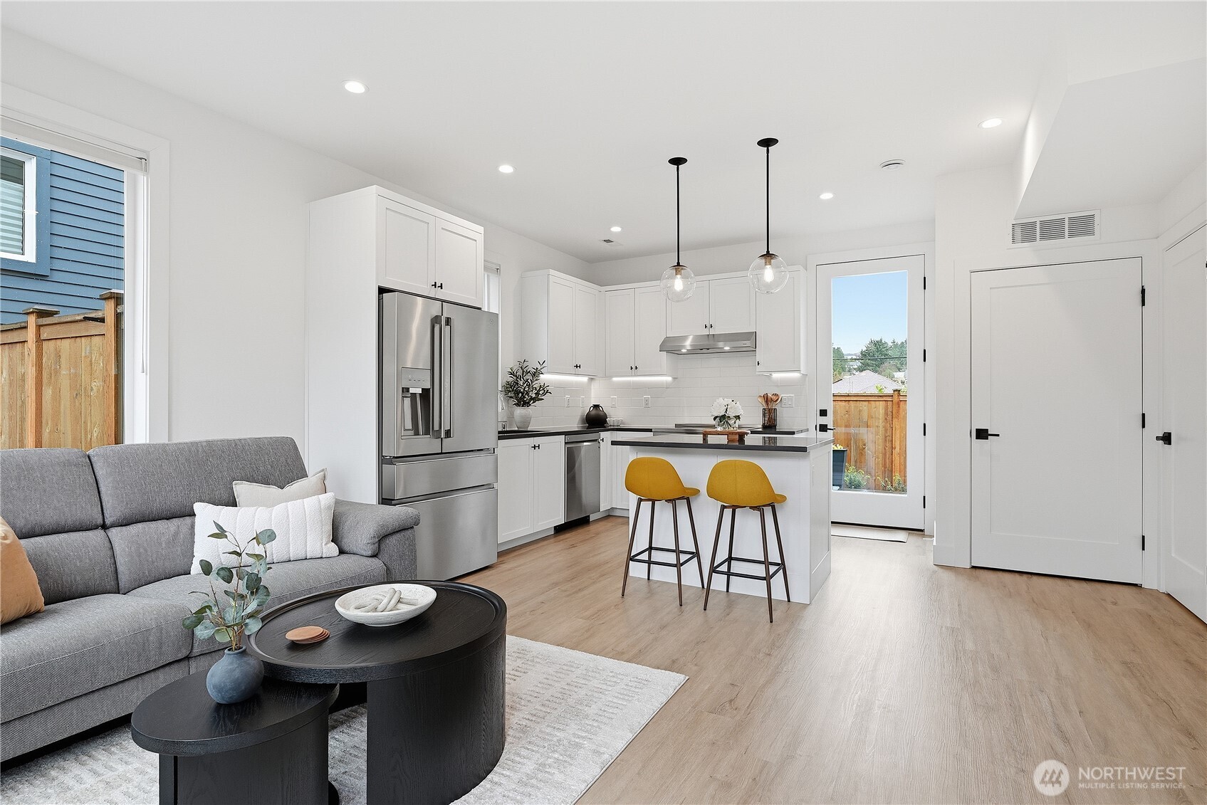 3112 W Raye Street , Seattle, WA 98199