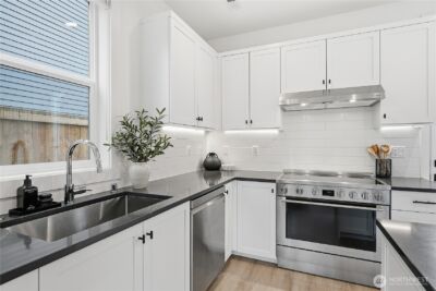 3112 W Raye Street , Seattle, WA 98199 - Photo 9